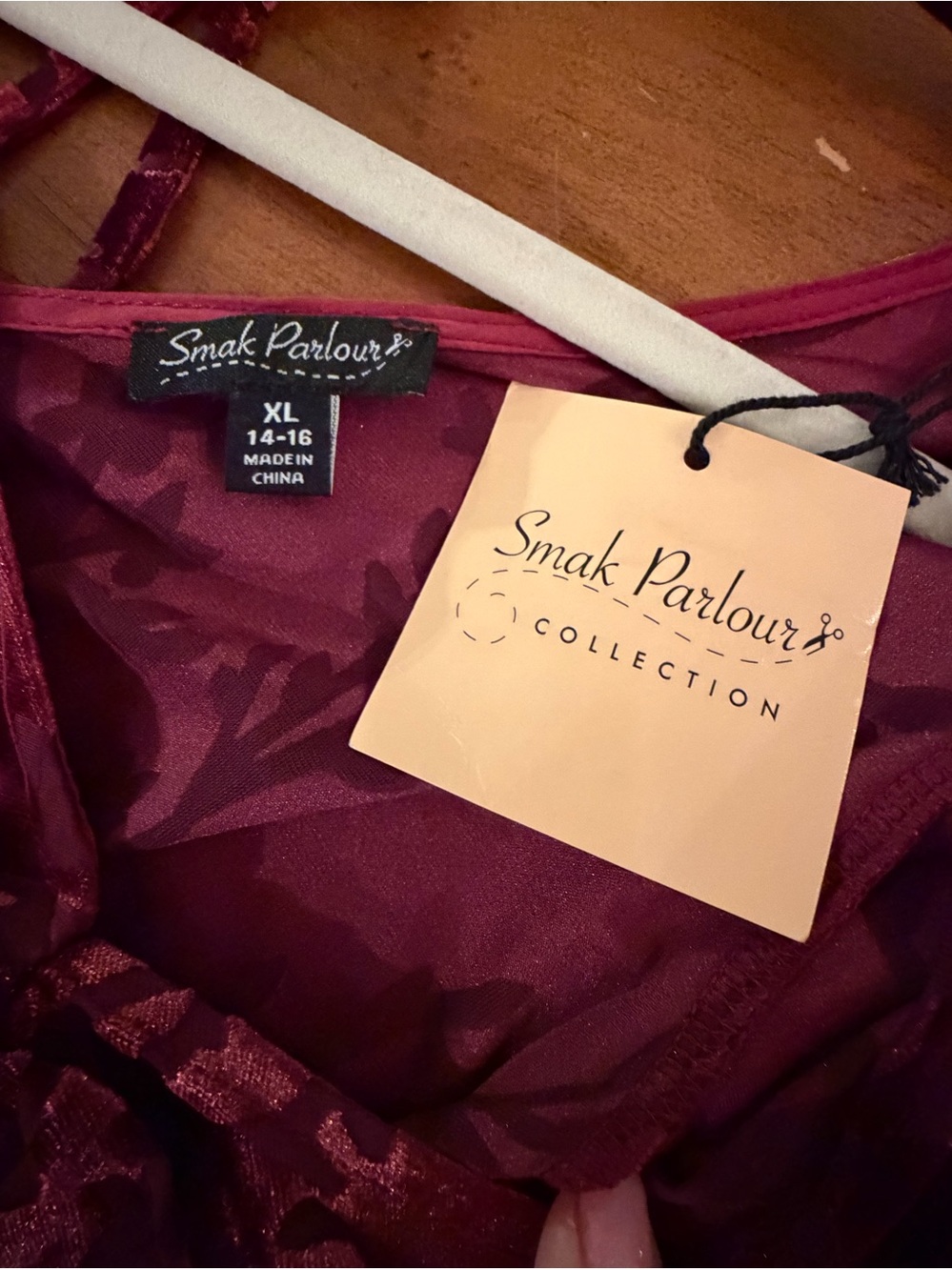 2. Smak Parlour Raspberry Velvet Burnout Fringe Sleeve Stevie
Maxi Dress size XL - Picture 11 of 13